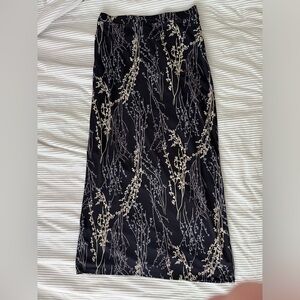 Maxi skirt with floral print